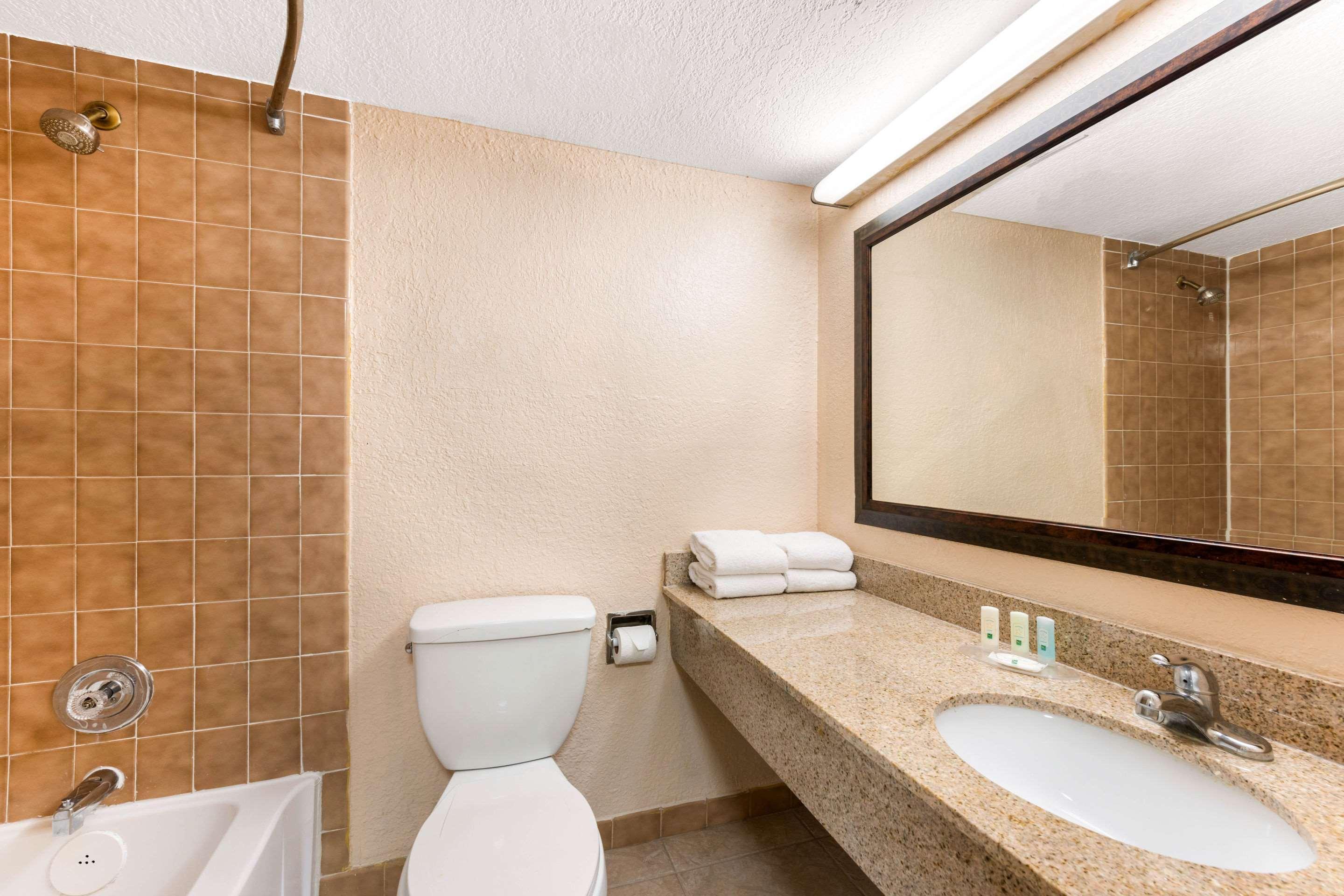 Quality Inn & Suites Orlando Airport Luaran gambar