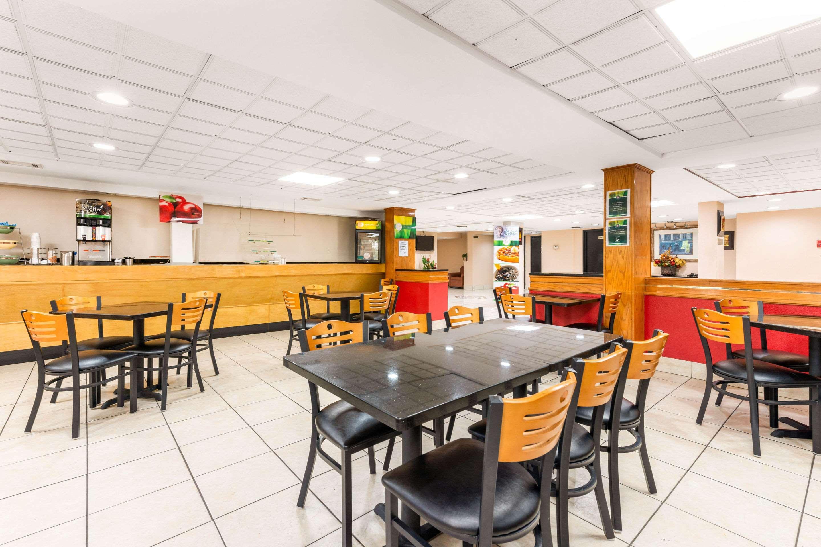 Quality Inn & Suites Orlando Airport Luaran gambar